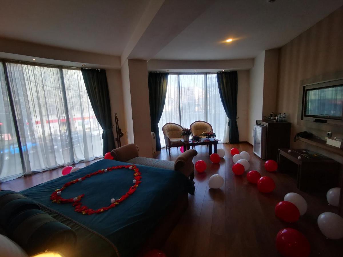 Green Queen Hotel Тбилиси Екстериор снимка
