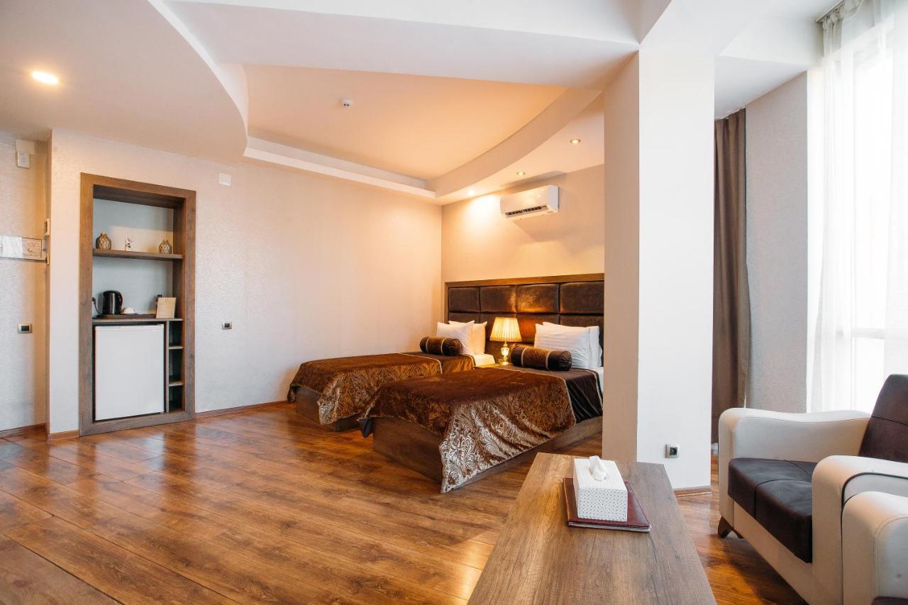 Green Queen Hotel Тбилиси Екстериор снимка